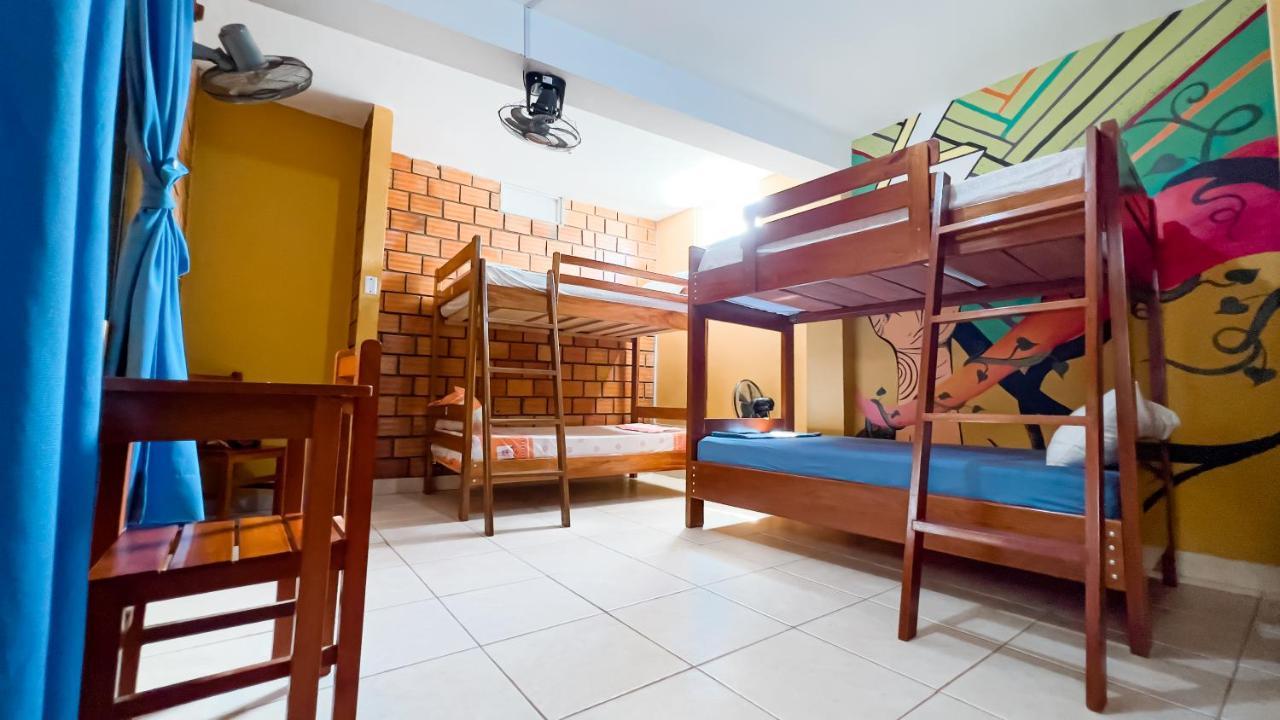 טראפוטו El Mural Backpackers מראה חיצוני תמונה
